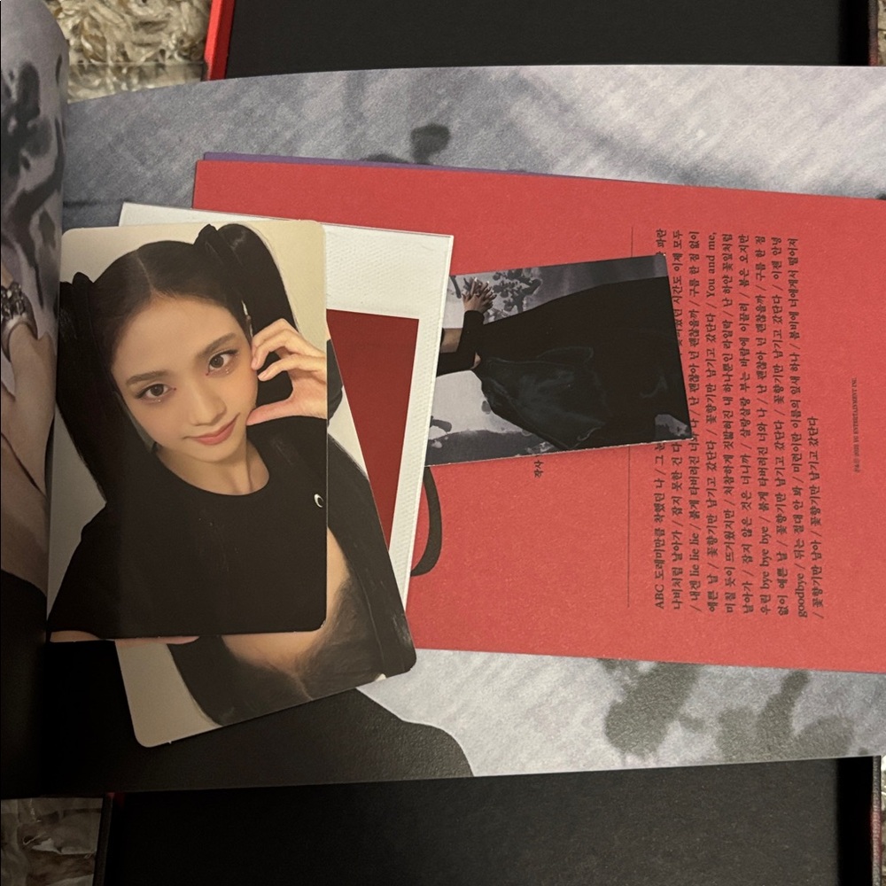 Blackpink Jisoo 1st single album box set - Picture 4 of 5